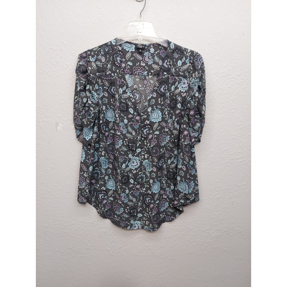 Torrid Top Womens 2 Gray Blue‎ Floral Blouse Flowy Lightweight V Neck Career